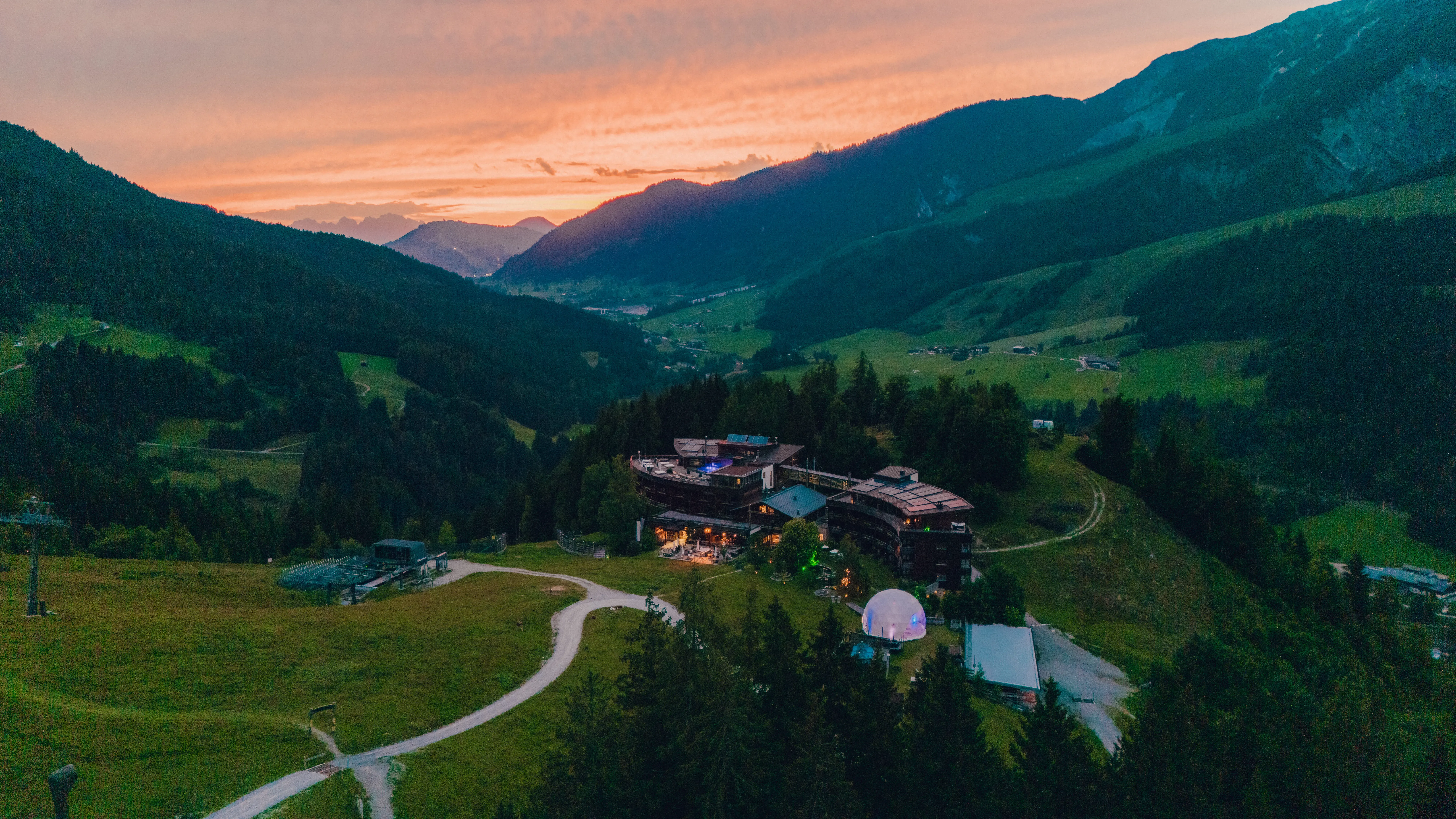 Coucher de soleil en montagne